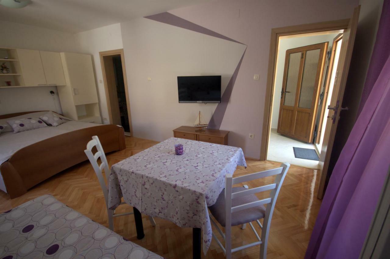 Apartments Katarina Porat Малинска Екстериор снимка